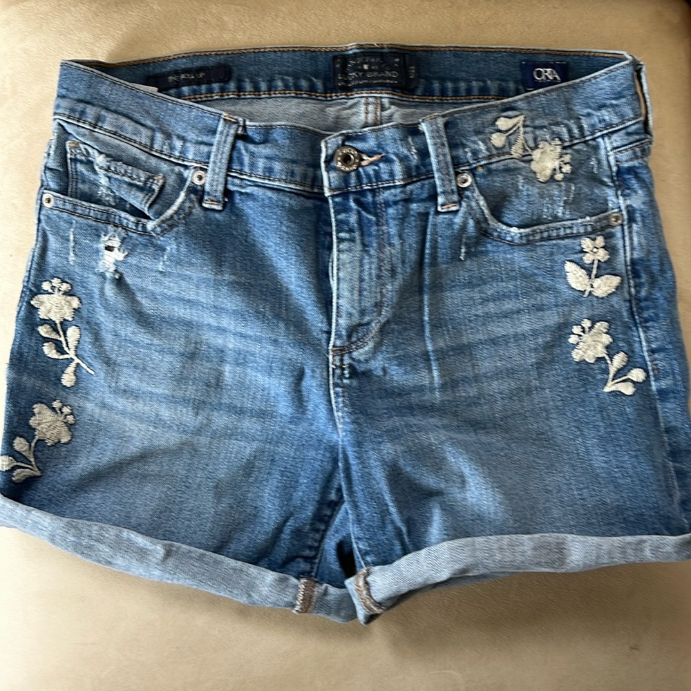 Lucky Brand embroidered denim shorts 6/28